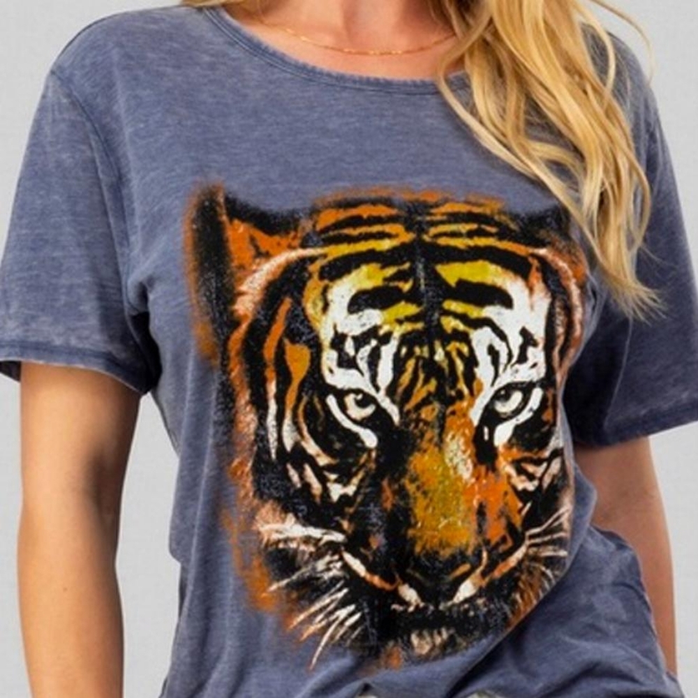 Graphic Tiger Tee 2Γ HOST PICK - Picture 9 of 14